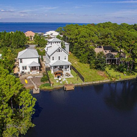 Edgewater By Avantstay Gorgeous Character Lakefront Home W Private Dock دستين المظهر الخارجي الصورة