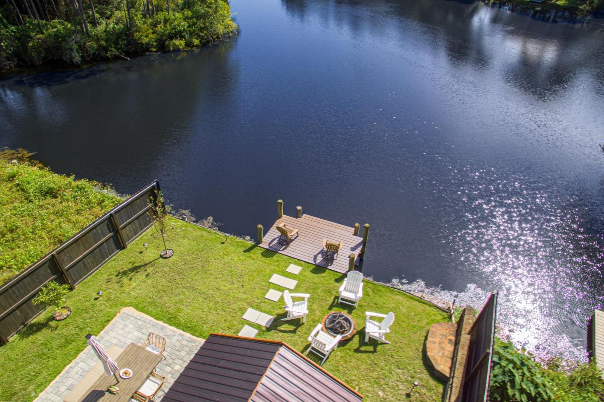 Edgewater By Avantstay Gorgeous Character Lakefront Home W Private Dock دستين المظهر الخارجي الصورة