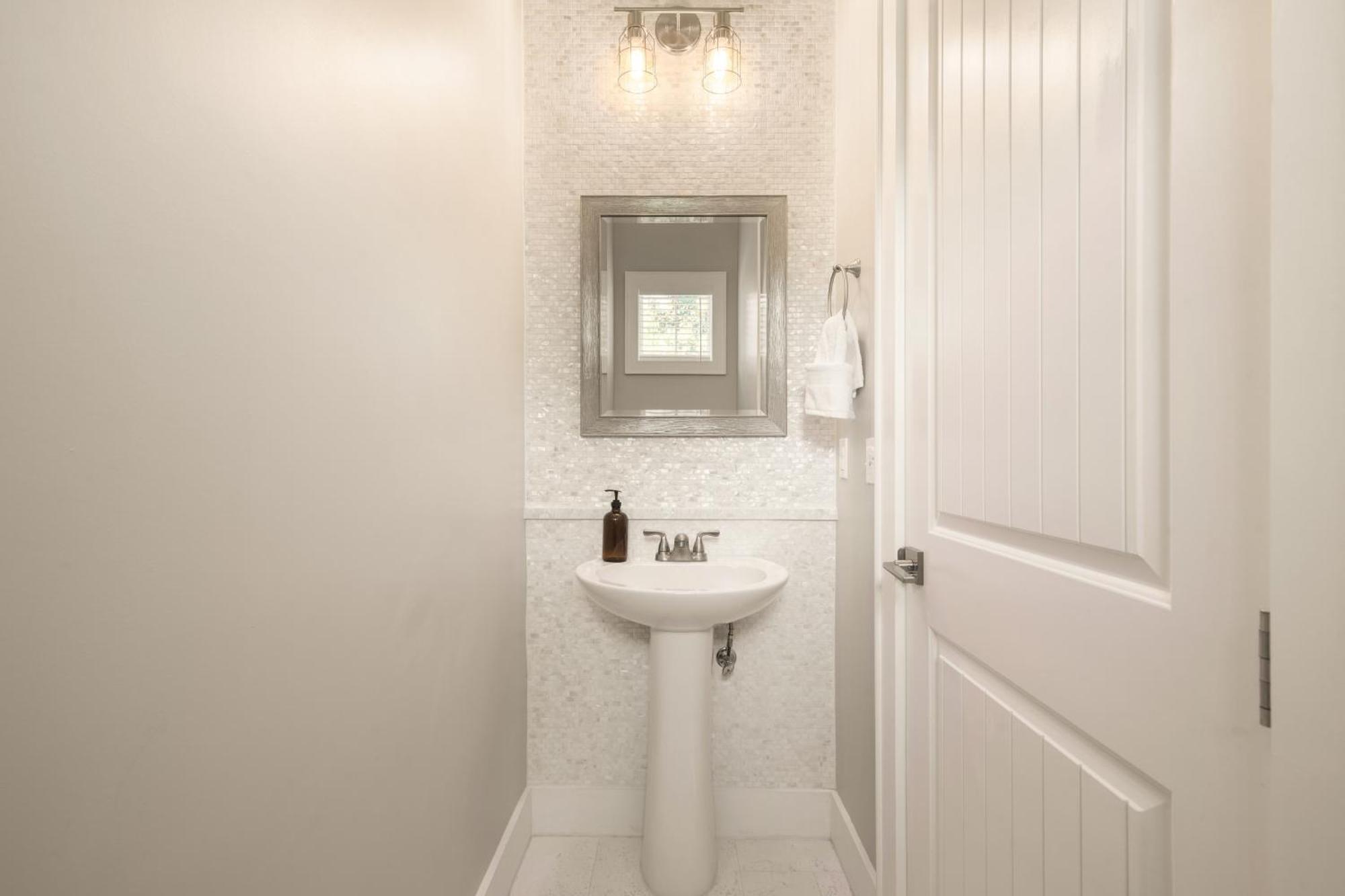 Edgewater By Avantstay Gorgeous Character Lakefront Home W Private Dock دستين المظهر الخارجي الصورة