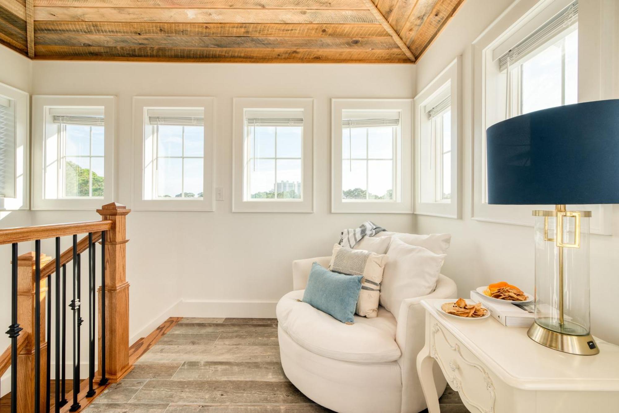 Edgewater By Avantstay Gorgeous Character Lakefront Home W Private Dock دستين المظهر الخارجي الصورة