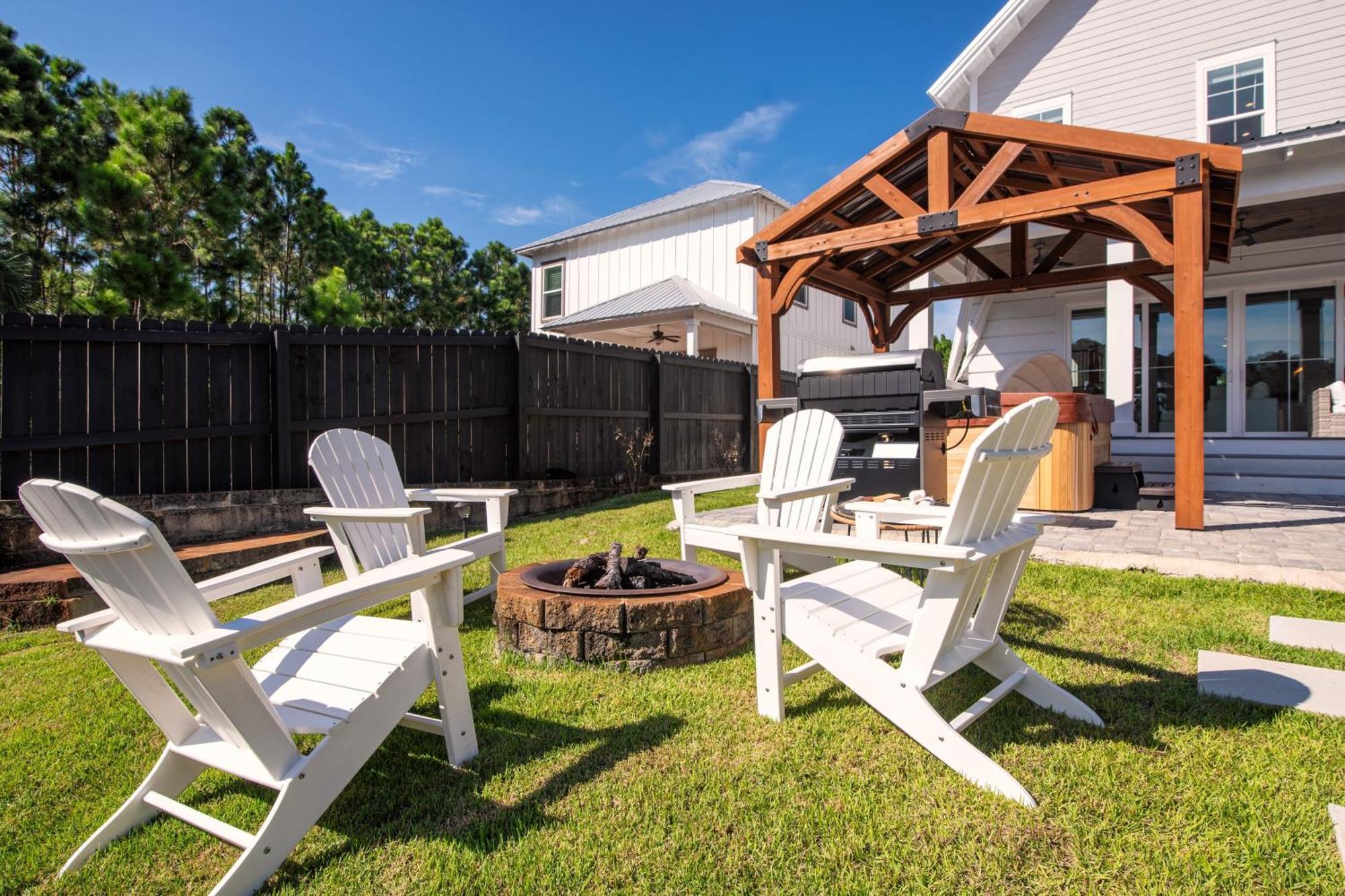 Edgewater By Avantstay Gorgeous Character Lakefront Home W Private Dock دستين المظهر الخارجي الصورة